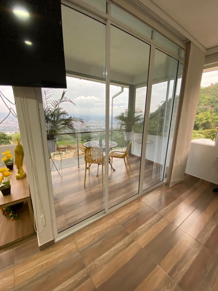 Comfort Quadruple Room, Balcony, City View photo 3