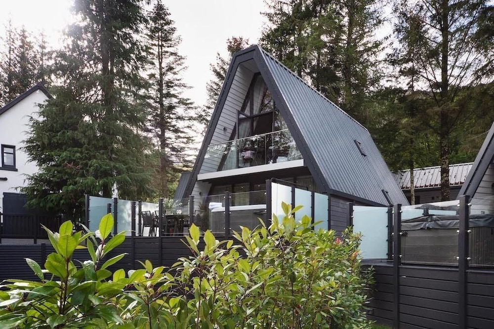 Luxury Chalet, 3 Bedrooms, Lake View photo 2