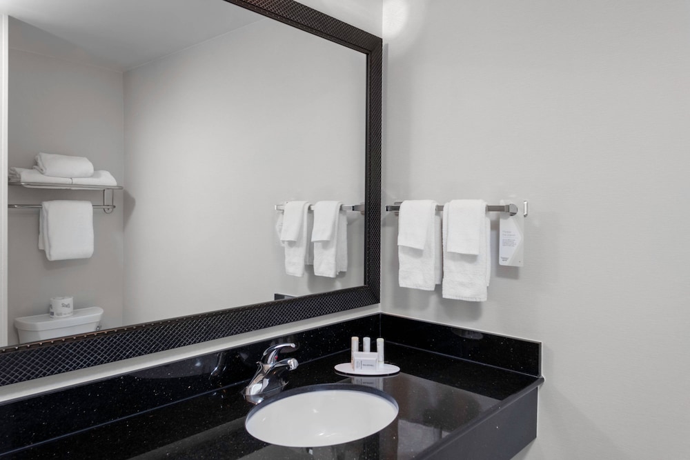 Room, 2 Queen Beds (Hearing Accessible) - Photo 3