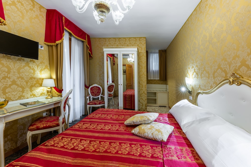 Deluxe Double Room, terrace, 1 large double bed photo 1