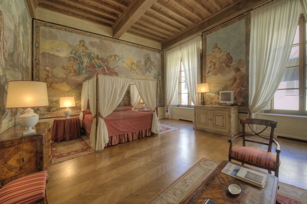 Junior Double or Twin Room photo 3