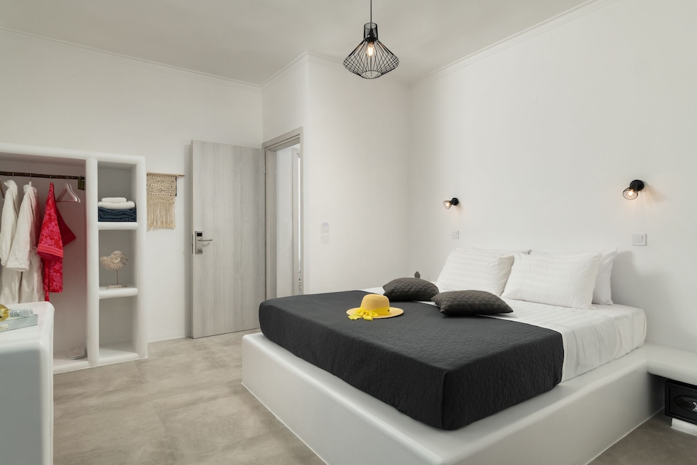 Deluxe Double Room, Partial Sea View
