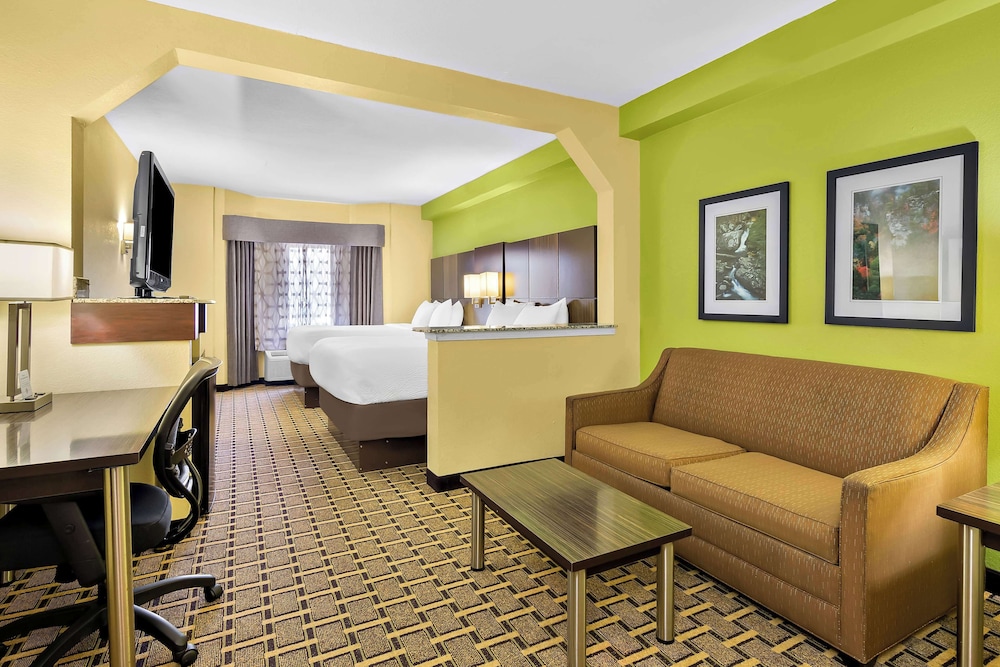 Suite, 2 Queen Beds, Non Smoking, Refrigerator & Microwave (Third Bed Is A Sofabed) - Photo 1