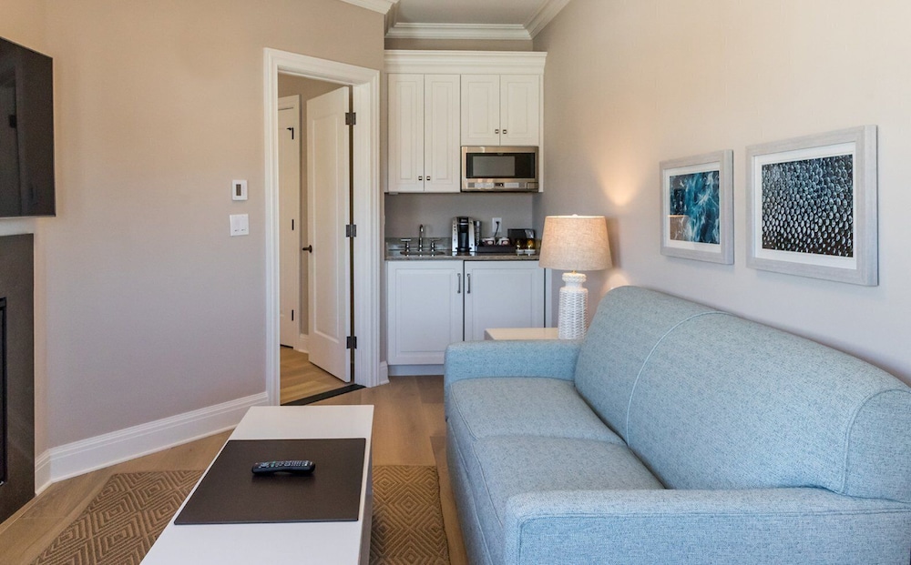 Suite, 1 King Bed (Spa-Side - Junior Suite - 2nd floor) photo 1
