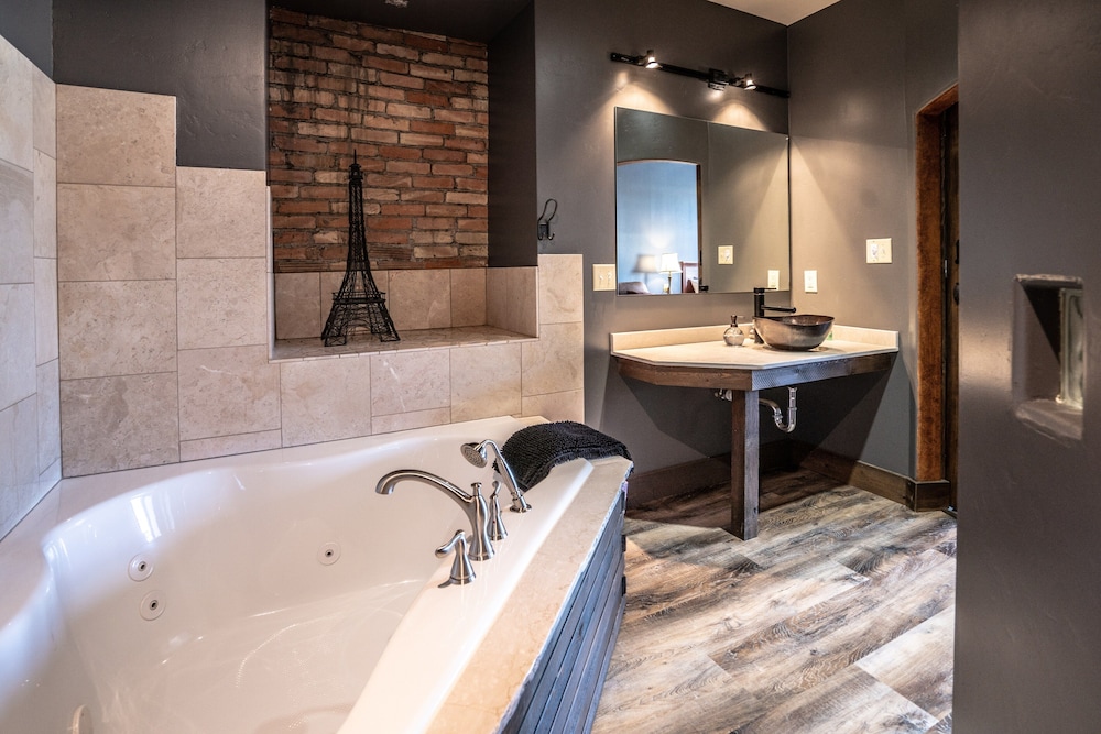 Copper Suite photo 2
