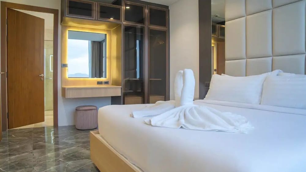 Sapphire Garden & Mountain View Suite photo 1