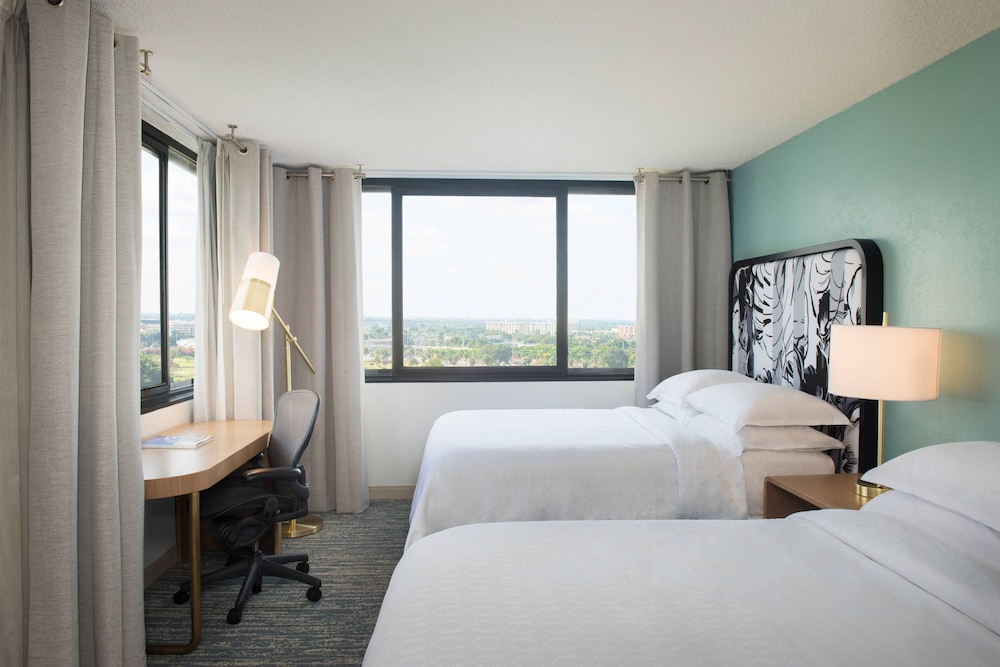 Executive Room, 2 Queen Beds (Hearing Accessible) - Photo 1
