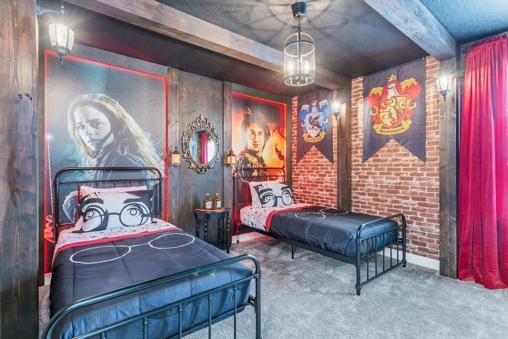 House, Multiple Bedrooms