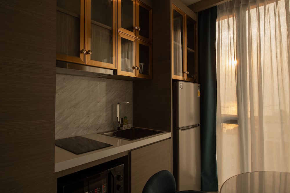 Premier Room (DEE Tower) - Photo 9