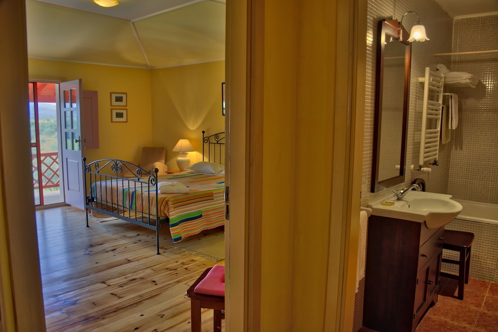 Standard Room photo 3
