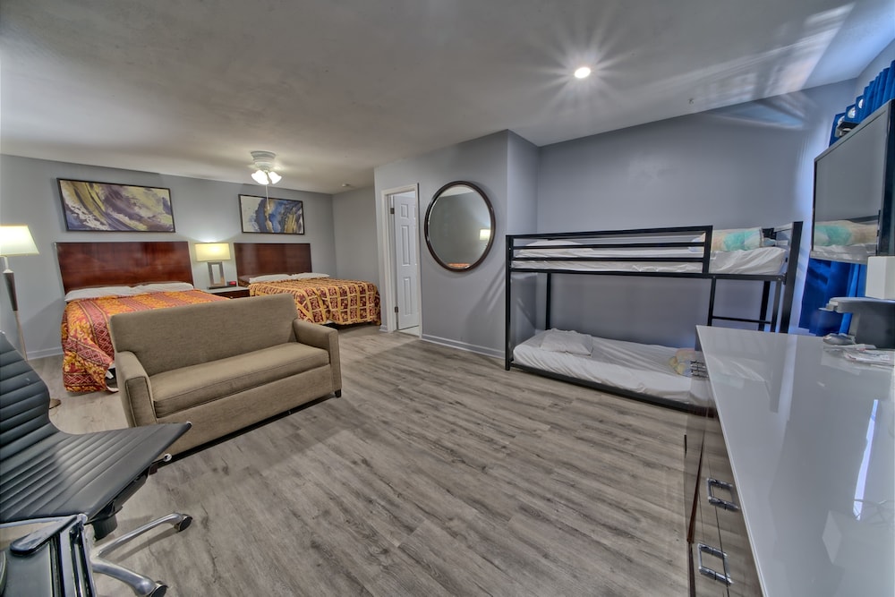 Family Room photo 1