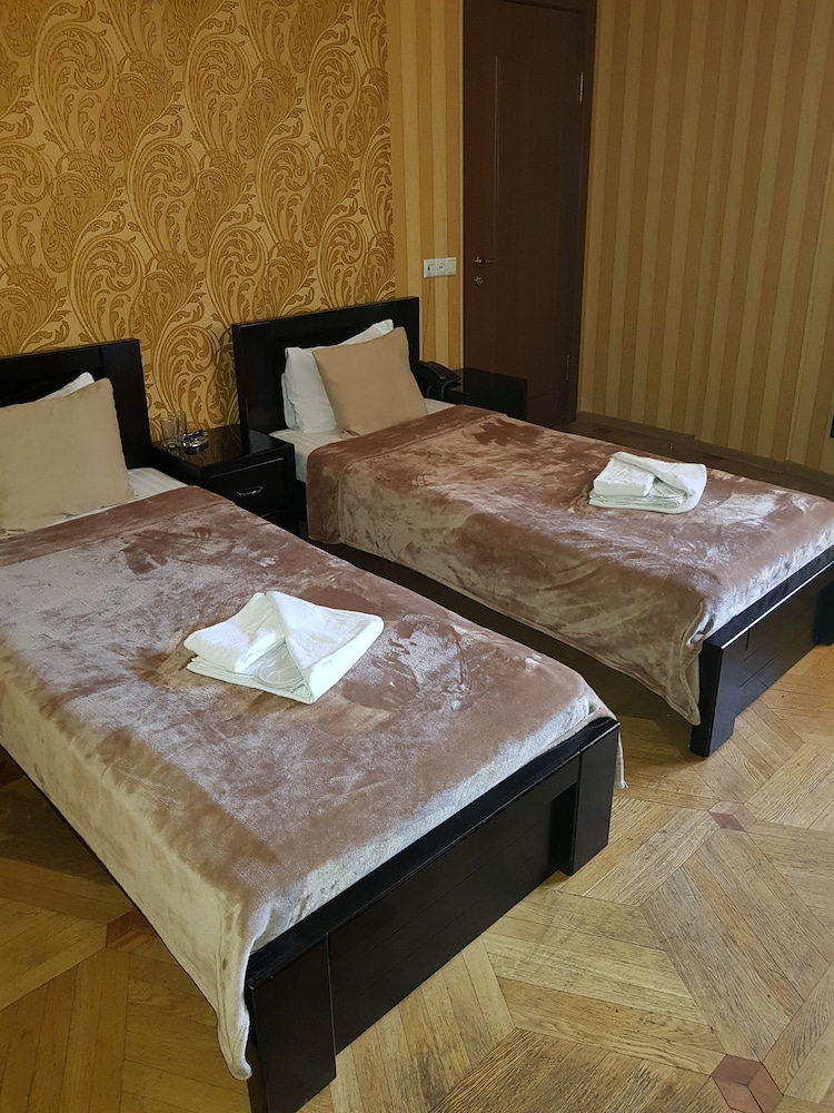 Classic Twin Room, 2 Twin Beds photo 3
