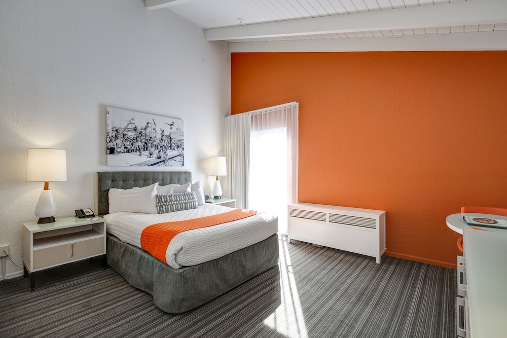Deluxe Room, 1 Queen Bed