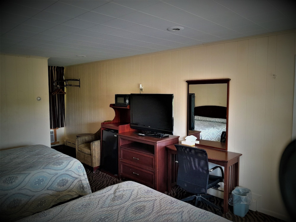 Standard Room, 2 Queen Beds, Smoking photo 3
