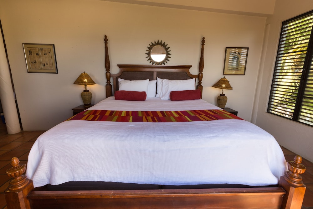 Romantic Room, 1 King Bed, Ocean View (Caribbean Rooms - King) photo 3