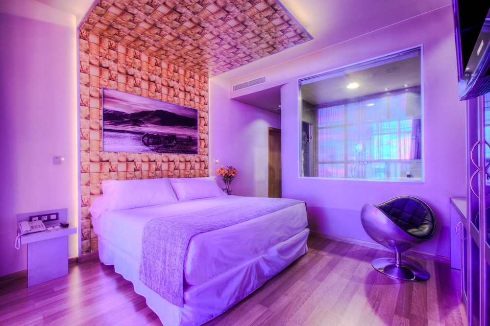 Standard Room - Photo 10