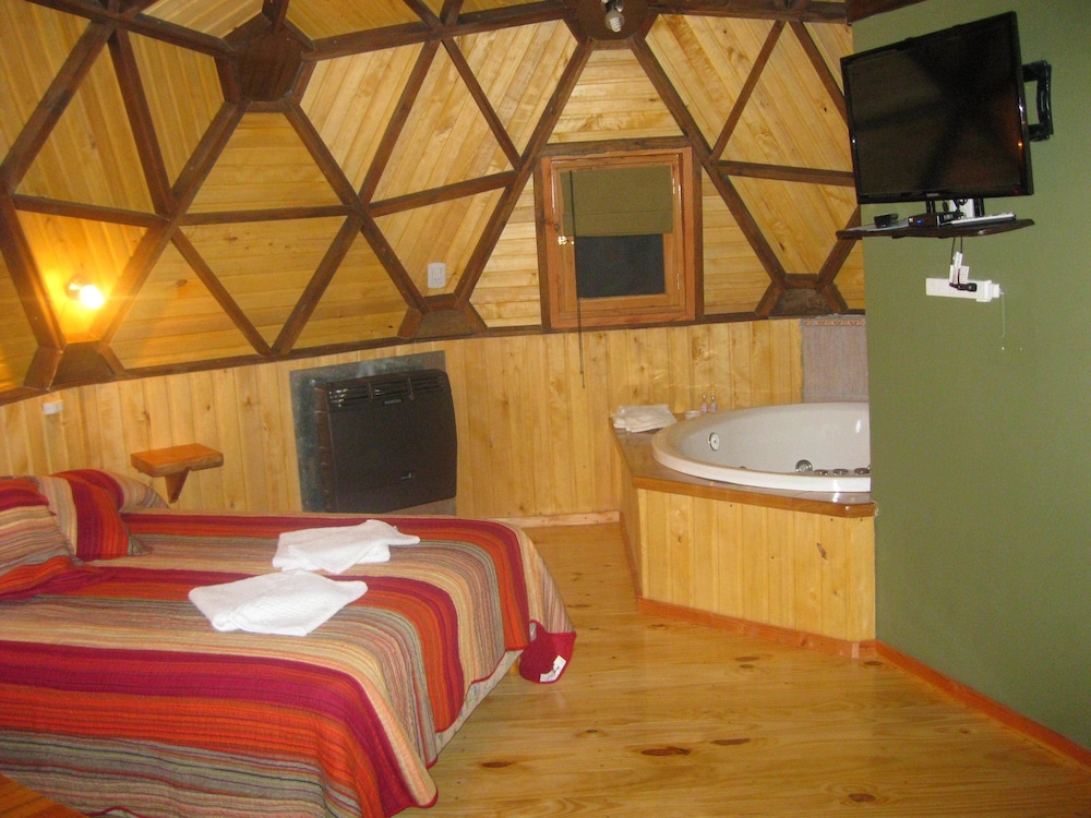 Cabin, Jetted Tub, Mountain View photo 1