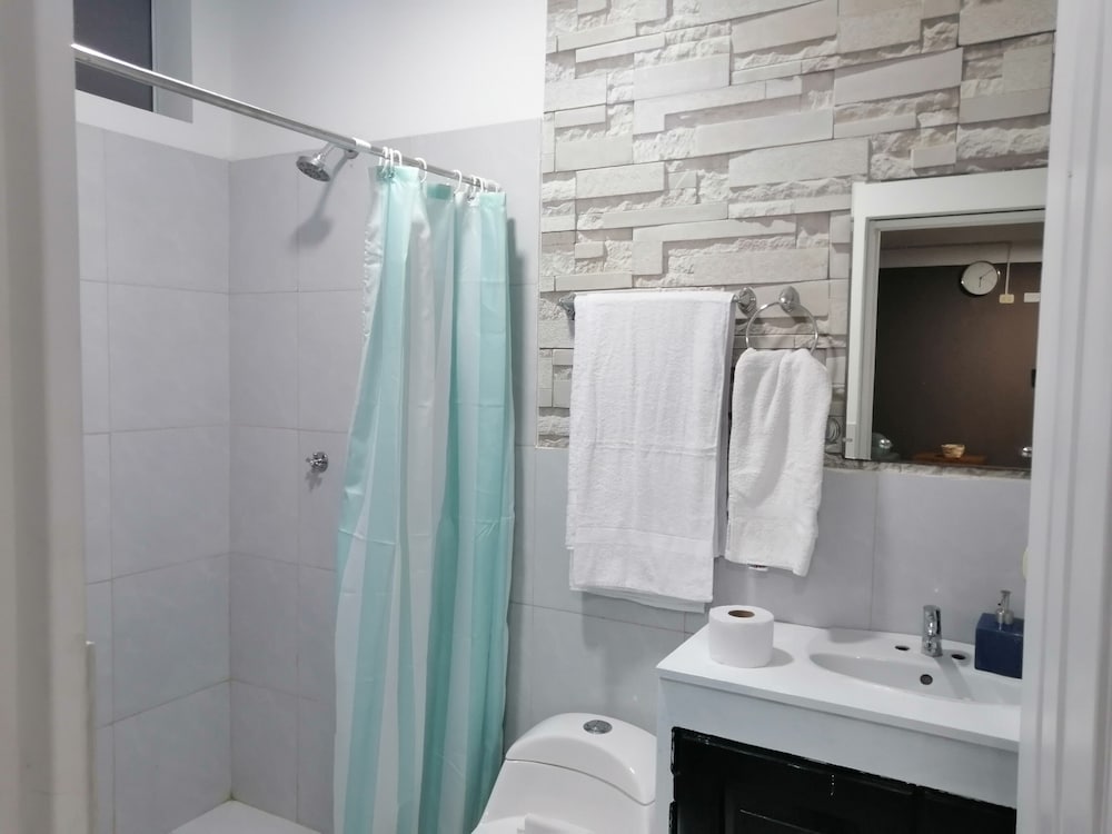 Basic Double or Twin Room, Mountain View photo 2