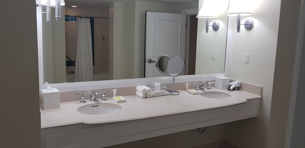 Room, Accessible photo 3
