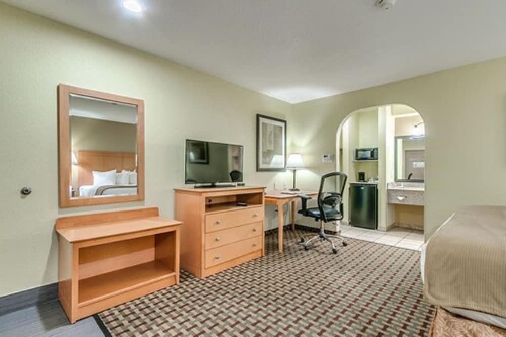 Standard Room, 1 King Bed - Photo 4