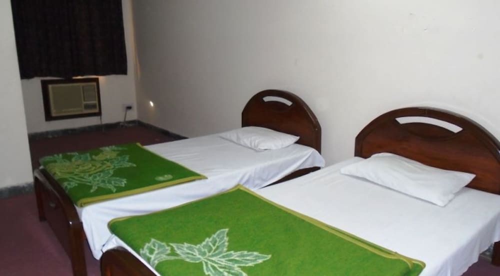 Basic Single Room photo 2