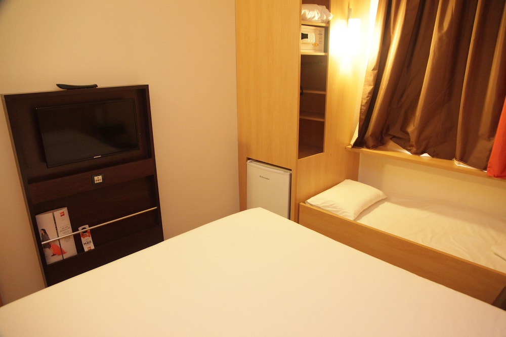Standard Room, Multiple Beds photo 1