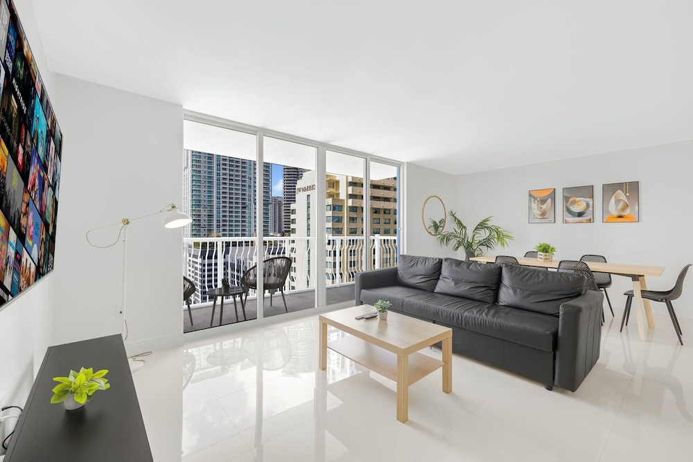 Condo, 2 Bedrooms, Balcony, City View photo 1