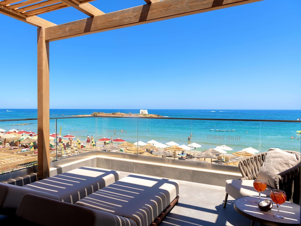 Deluxe Suite, 2 Bedrooms, 2 Bathrooms, Beachside (Grand) - Photo 13