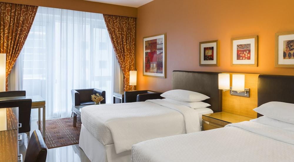 Classic Room, 2 Twin Beds, Non Smoking - Complimentary Shuttle Service to Dubai Mall and Kite Beach photo 2