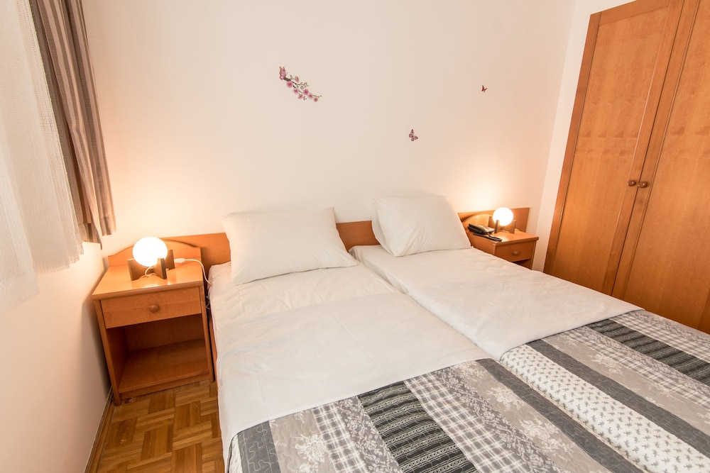 Standard Double or Twin Room photo 3