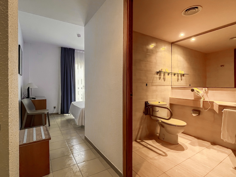 Standard Double Room, Balcony - Photo 6