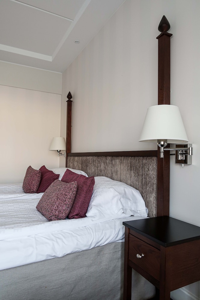 Deluxe Room - Photo 9