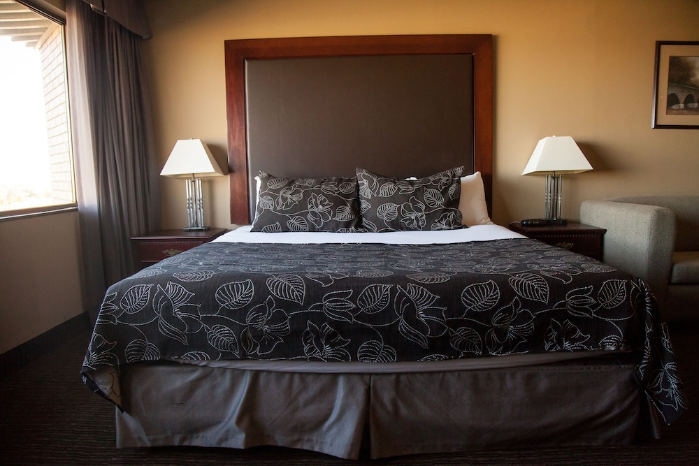 Deluxe Direct Pool Access Room, 1 King Bed - Photo 2