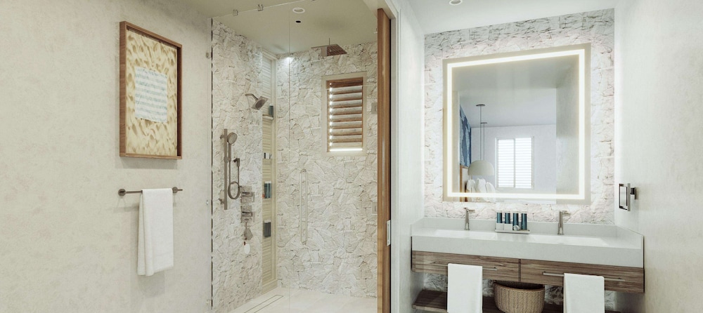 One-Bedroom Garden Butler Suite with Patio Tranquility Soaking Tub (VF) photo 2