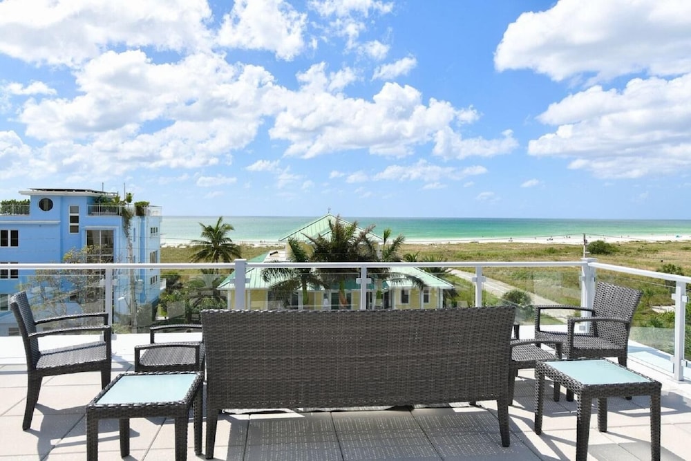 House, Multiple Beds, Beach View (Lookout) photo 2
