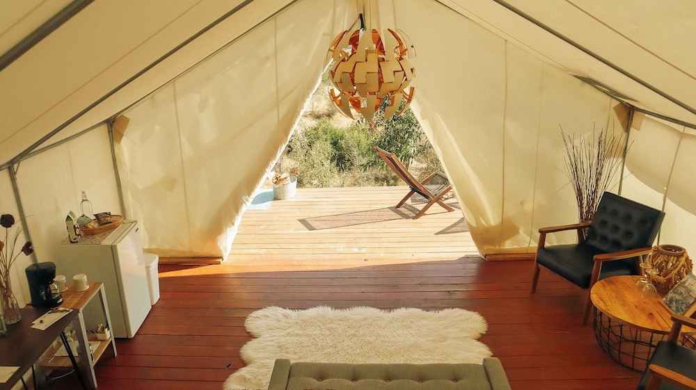 Standard Tent, 1 King Bed, Garden View photo 2