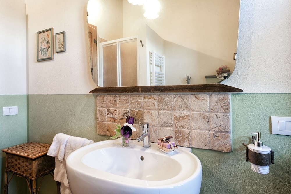 Panoramic Apartment, 2 Bedrooms, Hill View (Rondini) photo 3