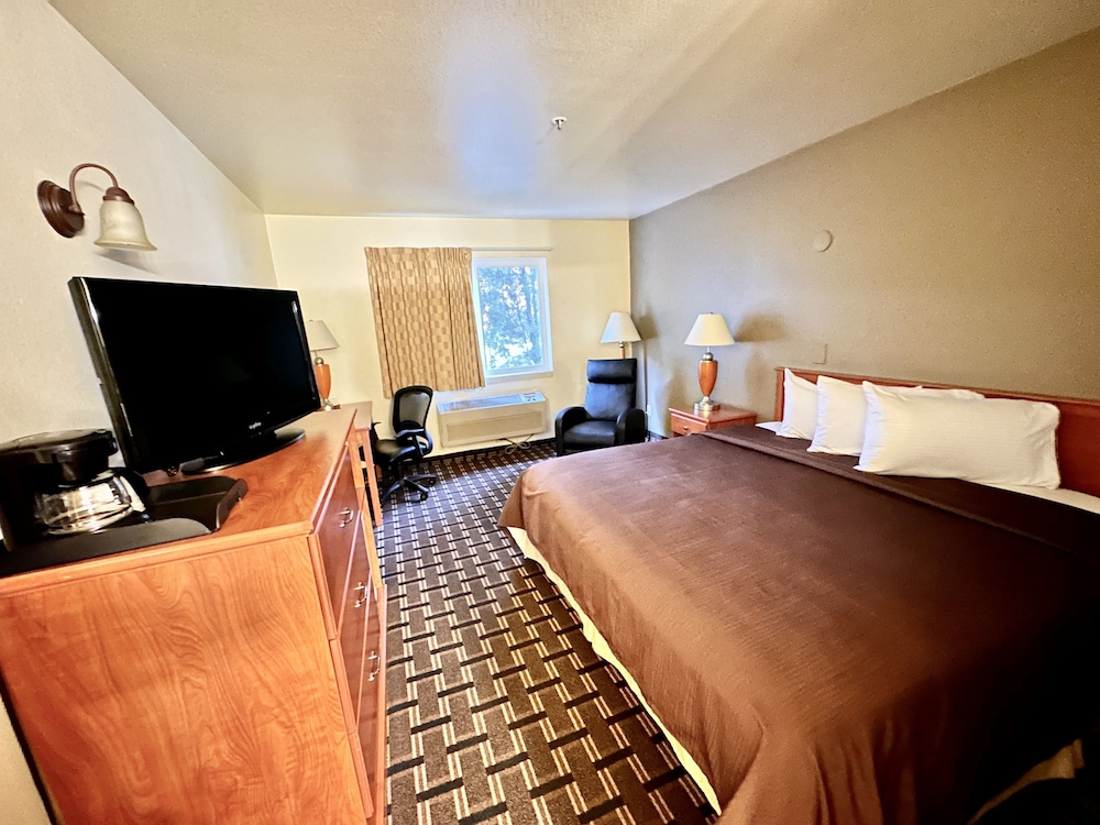 Business Room, 1 King Bed, Non Smoking photo 1