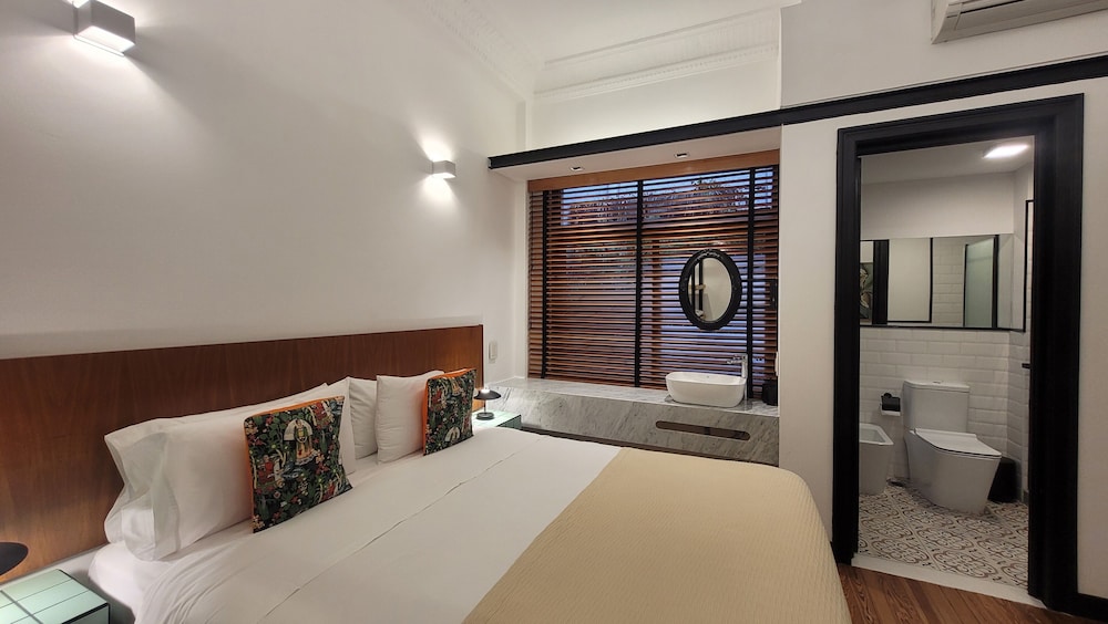 Room 203 photo 2