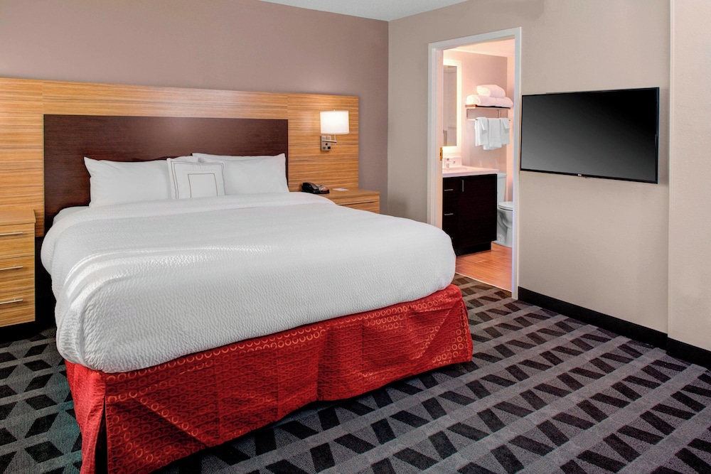 Studio, 1 King Bed with Sofa bed (Hearing Accessible)