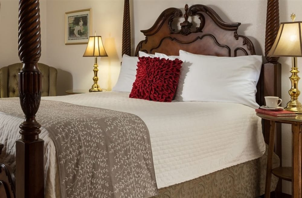 Room, Private Bathroom (Johnson Room)