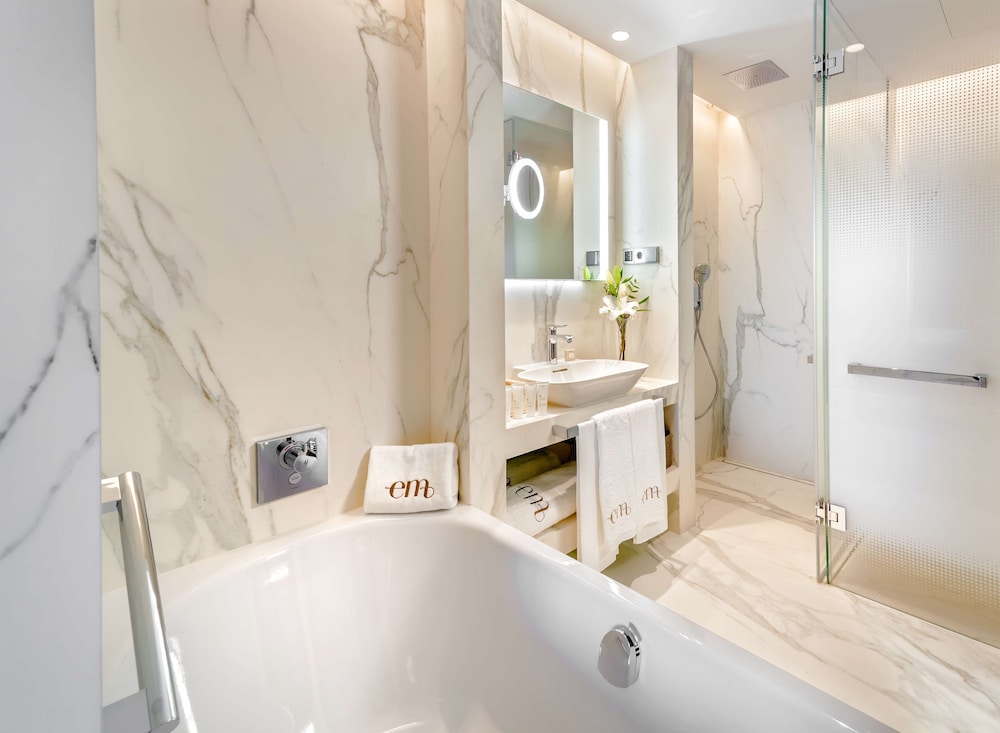 Premium Room - Photo 5