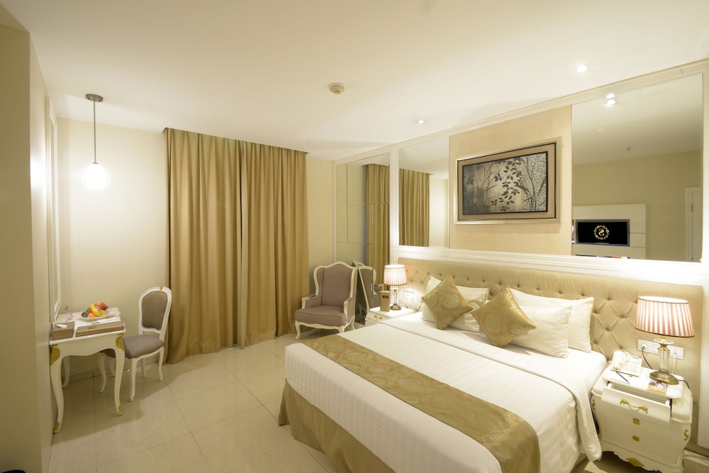Grand Deluxe Room