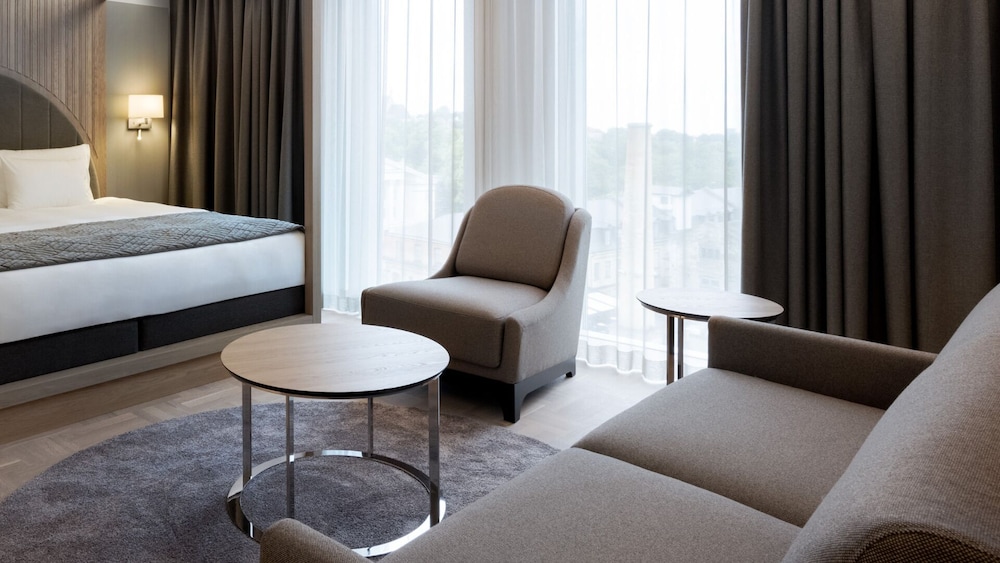 Deluxe Double Room, 1 King Bed with Sofa bed - Photo 3