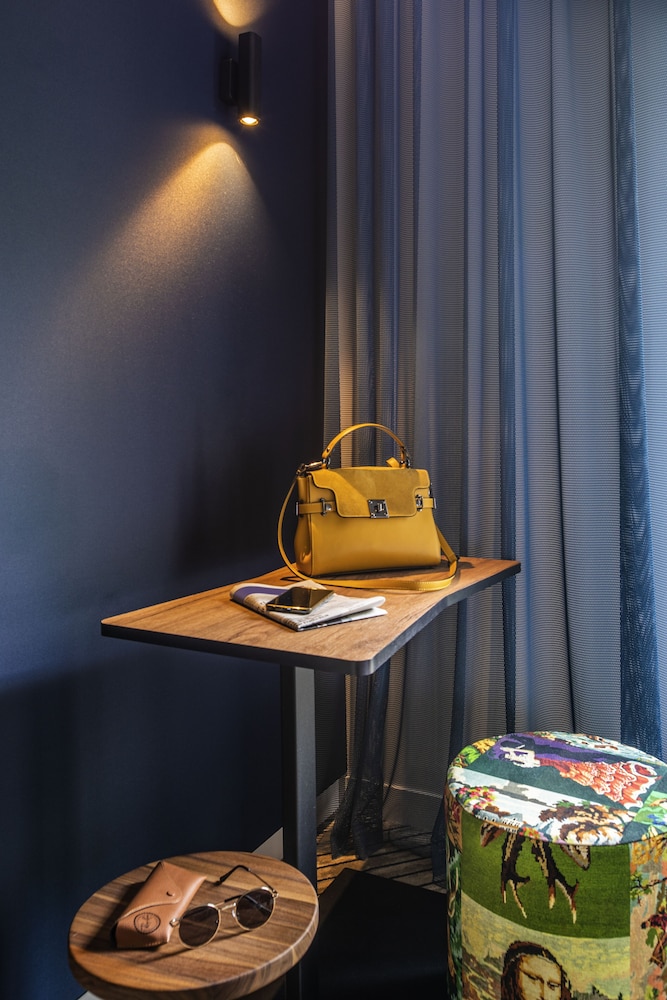 Available room
