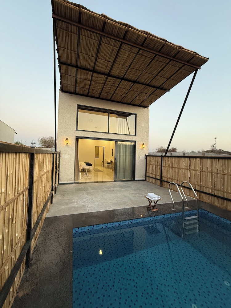 Luxury Double Room, Balcony, Hill View
