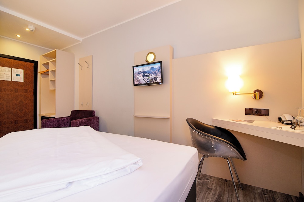 Standard Room (Courtyard View) photo 3