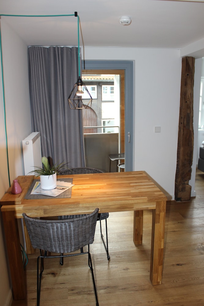 Condo (404) photo 3