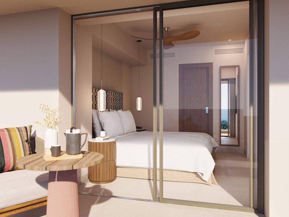 Junior Suite Grand Balcony Side Sea View