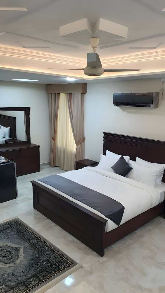 Deluxe Room - Photo 2